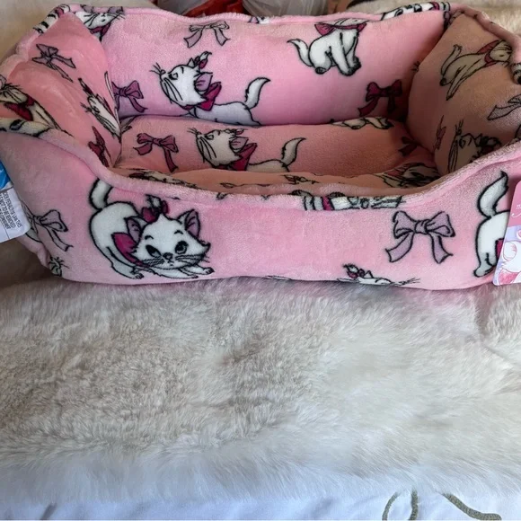 Disney Pink Aristocats Print Pet Bed for cats or dogs. - Picture 2 of 2